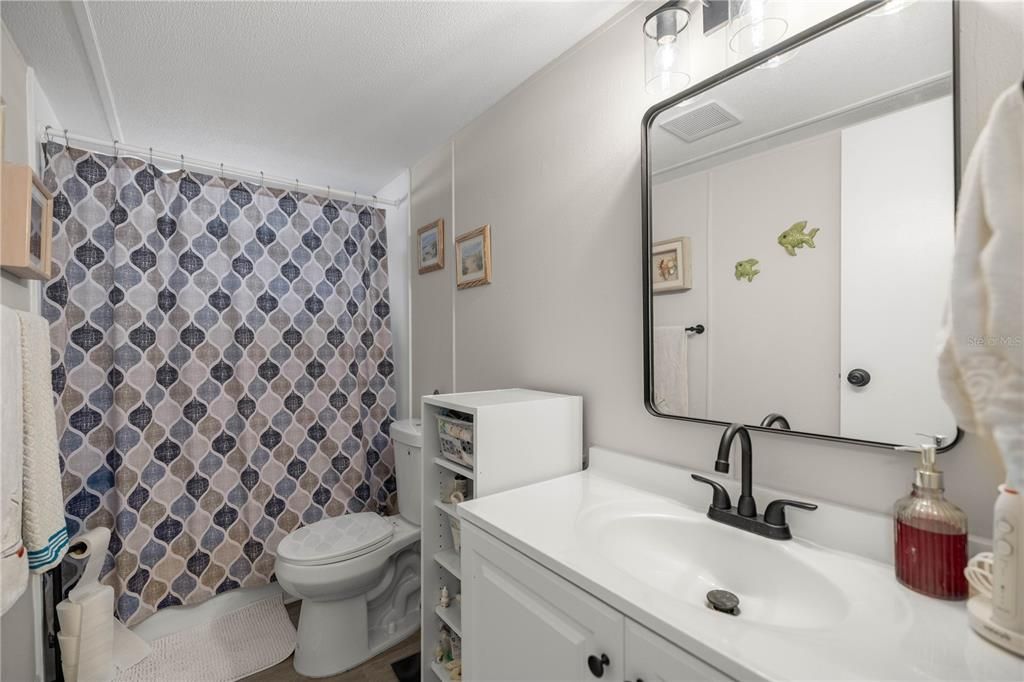 For Sale: $145,000 (3 beds, 2 baths, 1008 Square Feet)