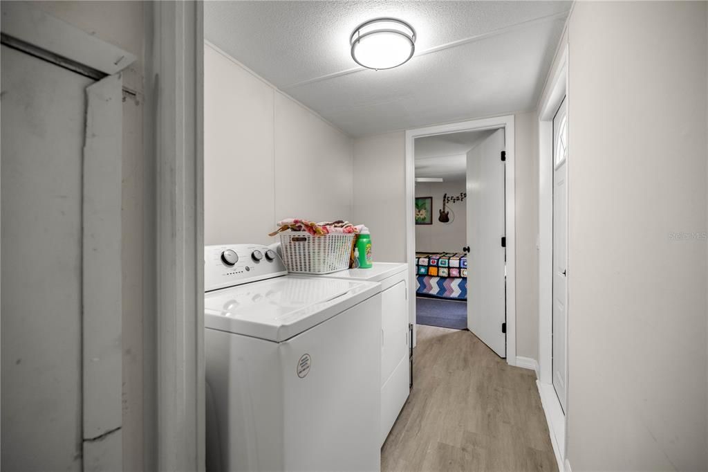 For Sale: $145,000 (3 beds, 2 baths, 1008 Square Feet)