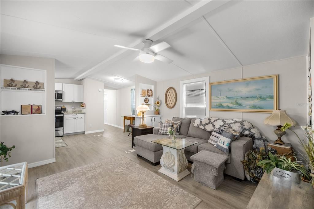 For Sale: $145,000 (3 beds, 2 baths, 1008 Square Feet)