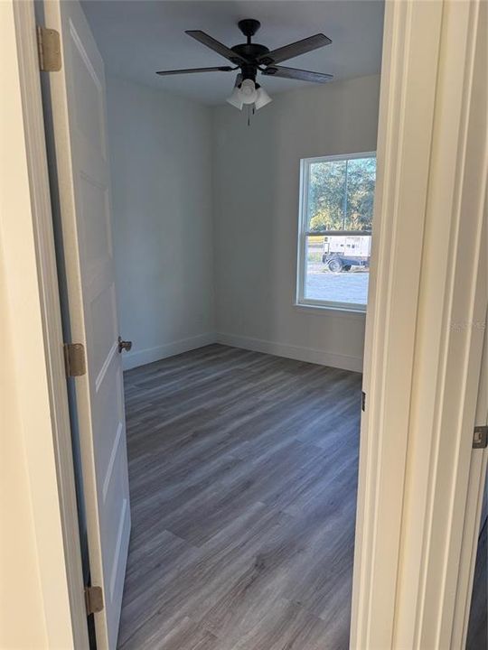 待售: $410,000 (4 贝兹, 2 浴室, 1981 平方英尺)