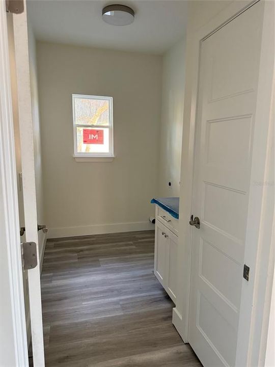 待售: $410,000 (4 贝兹, 2 浴室, 1981 平方英尺)