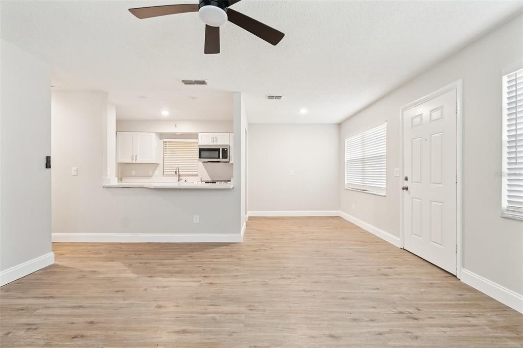 For Sale: $279,900 (3 beds, 2 baths, 1760 Square Feet)