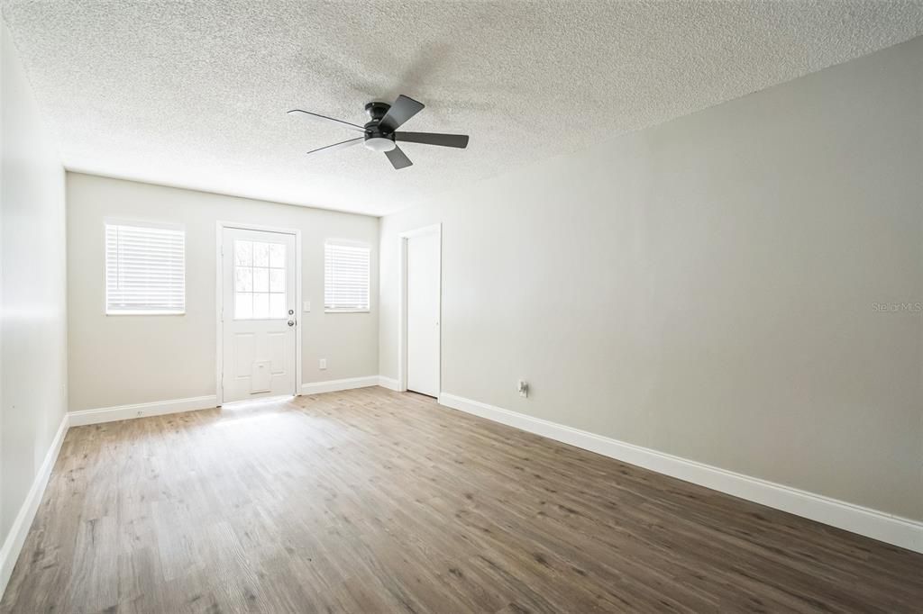 For Sale: $279,900 (3 beds, 2 baths, 1760 Square Feet)