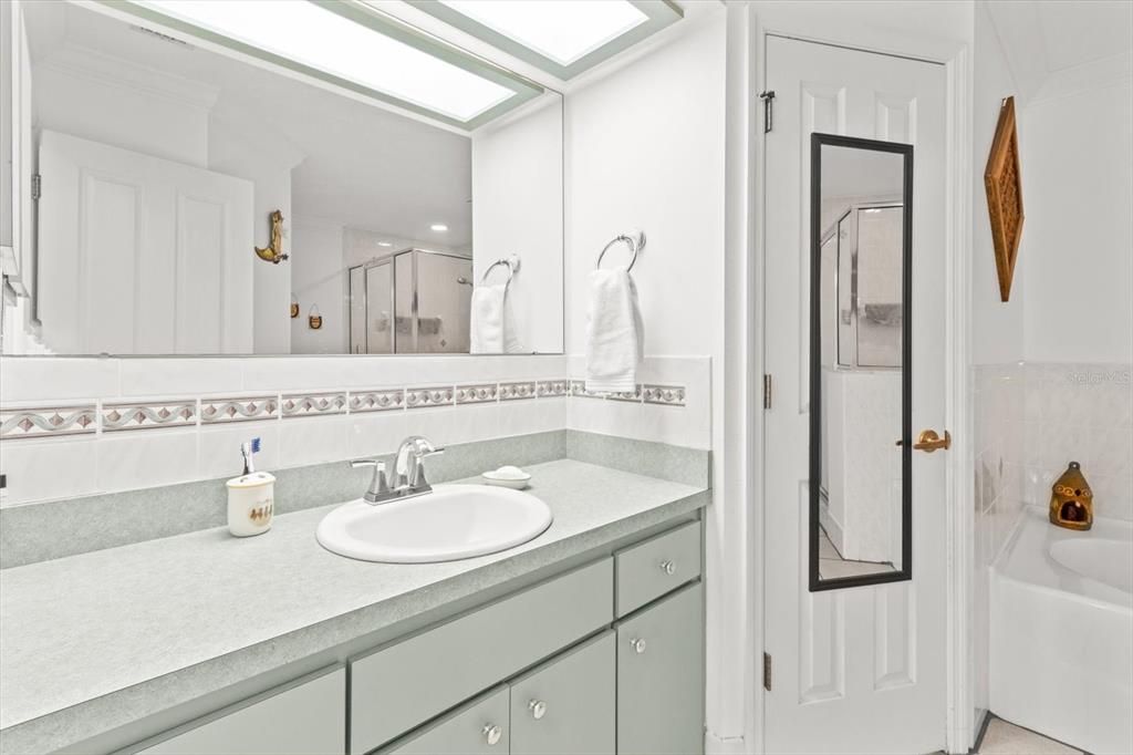 En Venta: $334,900 (3 camas, 2 baños, 1760 Pies cuadrados)