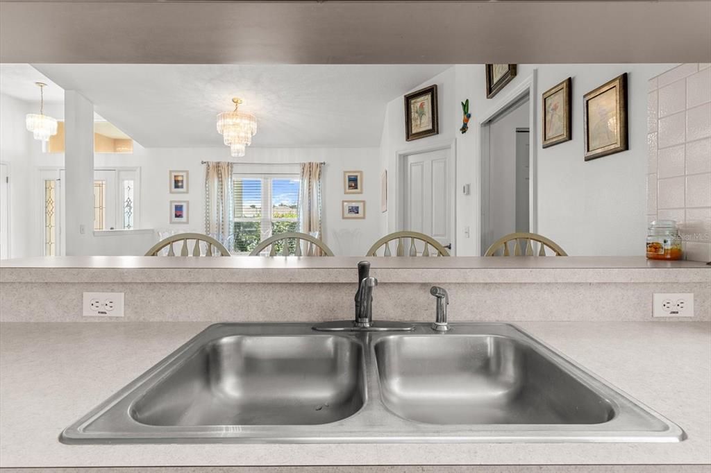 En Venta: $334,900 (3 camas, 2 baños, 1760 Pies cuadrados)