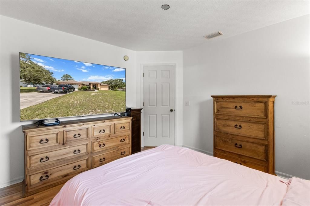 En Venta: $334,900 (3 camas, 2 baños, 1760 Pies cuadrados)