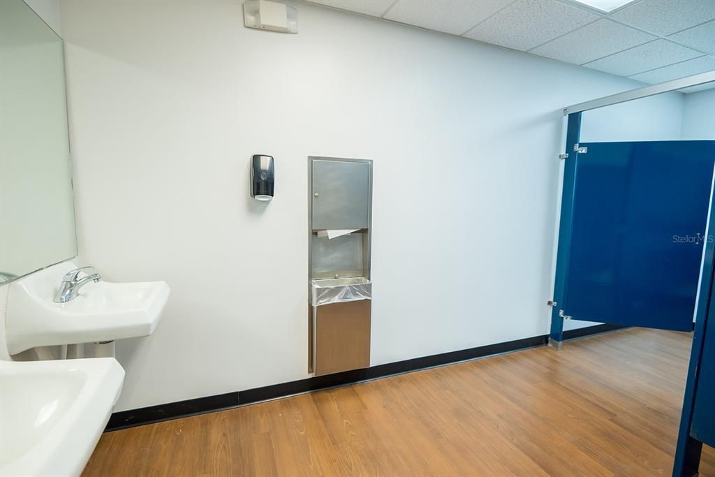 待售: $990,000 (0 贝兹, 0 浴室, 8757 平方英尺)