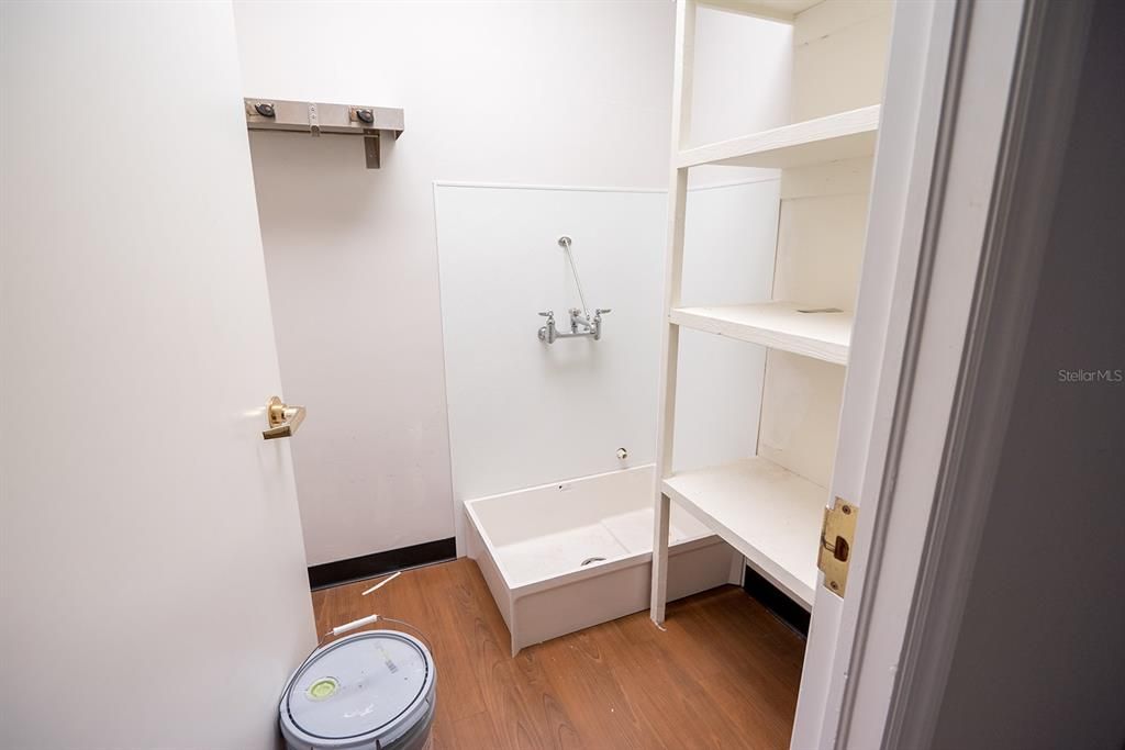 待售: $990,000 (0 贝兹, 0 浴室, 8757 平方英尺)