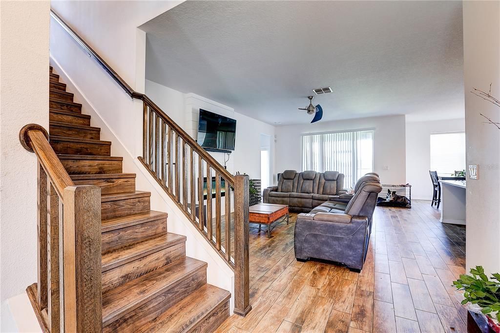 Active With Contract: $469,999 (5 beds, 3 baths, 3326 Square Feet)