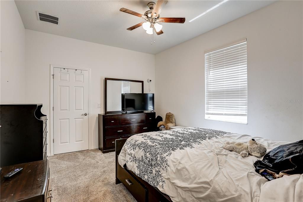 Active With Contract: $469,999 (5 beds, 3 baths, 3326 Square Feet)