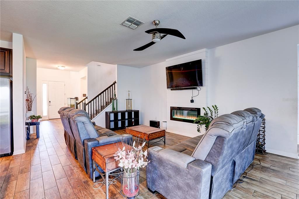 Active With Contract: $469,999 (5 beds, 3 baths, 3326 Square Feet)