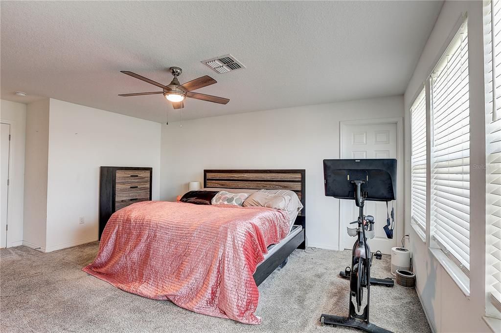 Active With Contract: $469,999 (5 beds, 3 baths, 3326 Square Feet)