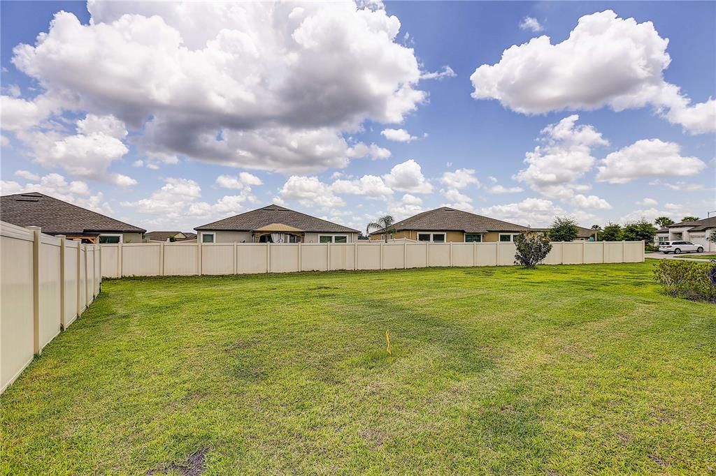 Active With Contract: $469,999 (5 beds, 3 baths, 3326 Square Feet)