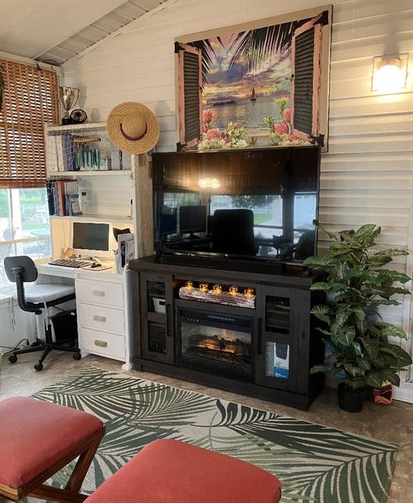 На продажу: $199,900 (3 спален, 2 ванн, 1769 Квадратных фут)