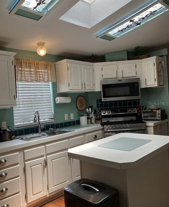 На продажу: $199,900 (3 спален, 2 ванн, 1769 Квадратных фут)