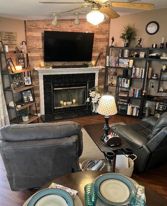 На продажу: $199,900 (3 спален, 2 ванн, 1769 Квадратных фут)