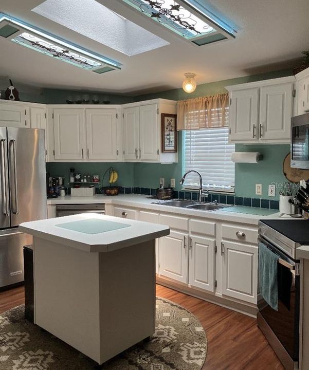 На продажу: $199,900 (3 спален, 2 ванн, 1769 Квадратных фут)