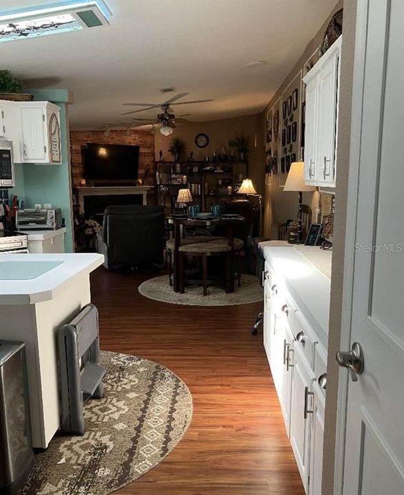 На продажу: $199,900 (3 спален, 2 ванн, 1769 Квадратных фут)