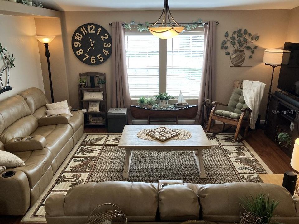 На продажу: $199,900 (3 спален, 2 ванн, 1769 Квадратных фут)