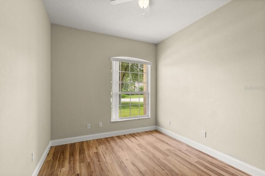 Под контрактом: $375,000 (4 спален, 2 ванн, 2118 Квадратных фут)