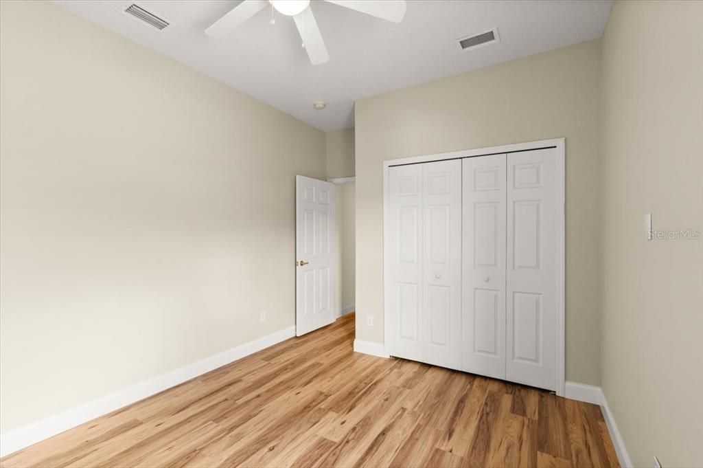 Под контрактом: $375,000 (4 спален, 2 ванн, 2118 Квадратных фут)