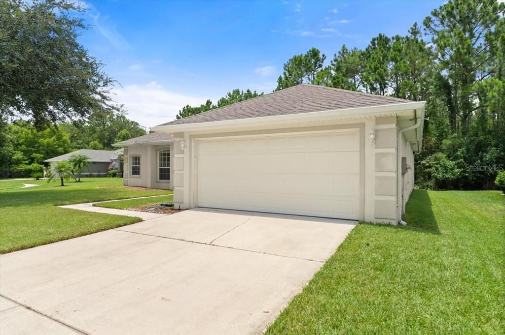 Под контрактом: $375,000 (4 спален, 2 ванн, 2118 Квадратных фут)