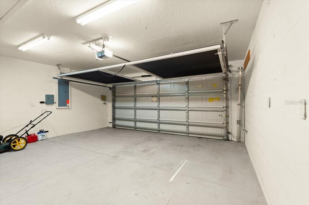 Под контрактом: $375,000 (4 спален, 2 ванн, 2118 Квадратных фут)