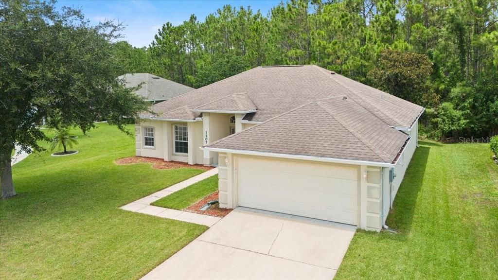 Под контрактом: $375,000 (4 спален, 2 ванн, 2118 Квадратных фут)