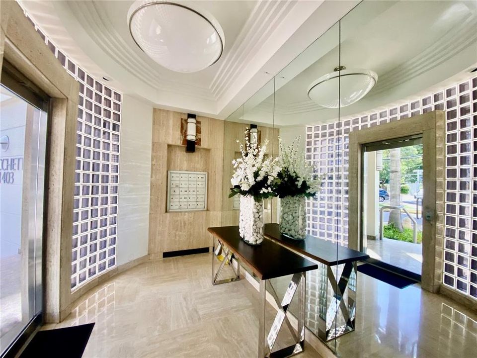 Под контрактом: $975,000 (2 спален, 2 ванн, 1858 Квадратных фут)