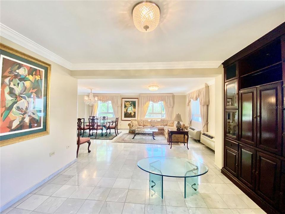 Под контрактом: $975,000 (2 спален, 2 ванн, 1858 Квадратных фут)