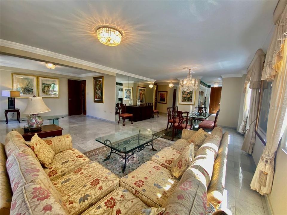 Под контрактом: $975,000 (2 спален, 2 ванн, 1858 Квадратных фут)