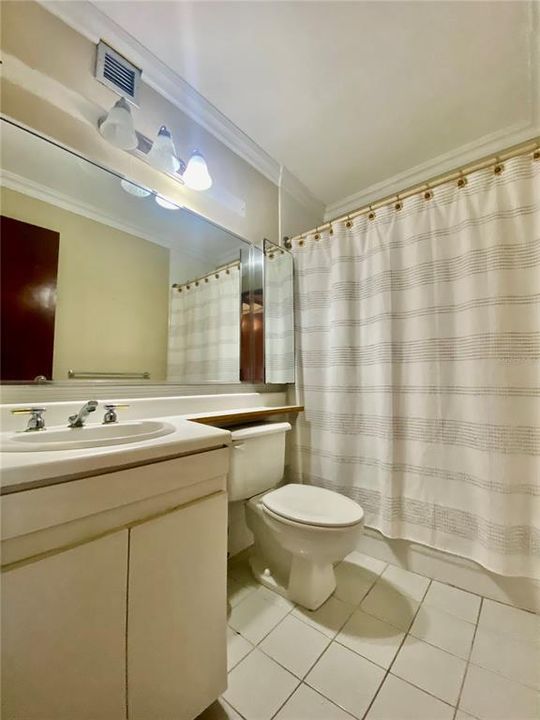 Под контрактом: $975,000 (2 спален, 2 ванн, 1858 Квадратных фут)