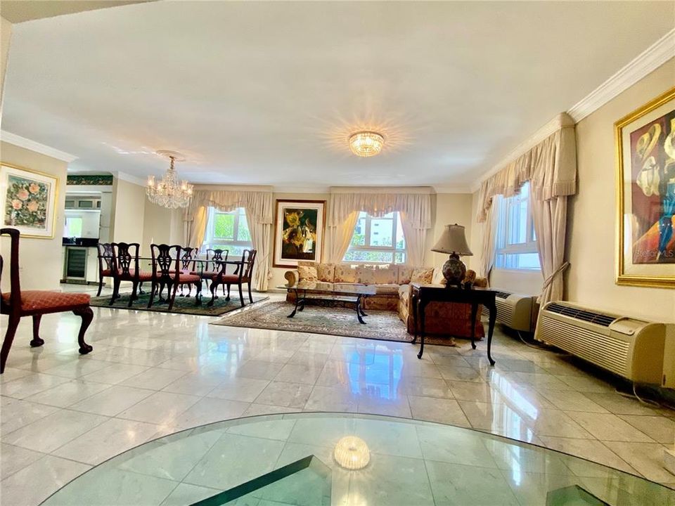 Под контрактом: $975,000 (2 спален, 2 ванн, 1858 Квадратных фут)