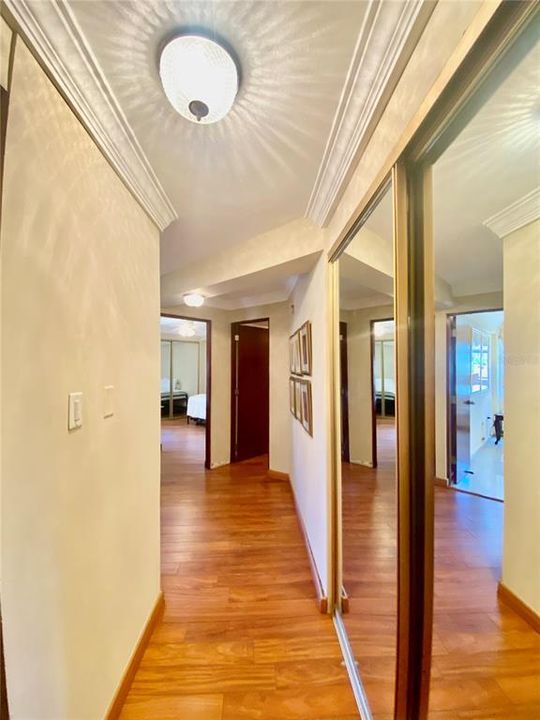 Под контрактом: $975,000 (2 спален, 2 ванн, 1858 Квадратных фут)