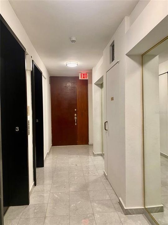 Под контрактом: $975,000 (2 спален, 2 ванн, 1858 Квадратных фут)