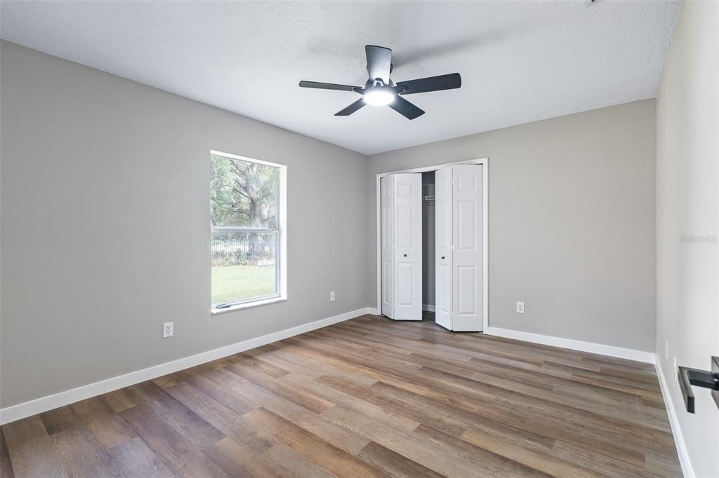 For Sale: $550,000 (5 beds, 3 baths, 3415 Square Feet)