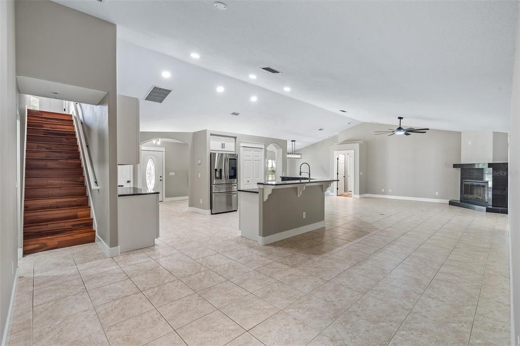 For Sale: $550,000 (5 beds, 3 baths, 3415 Square Feet)