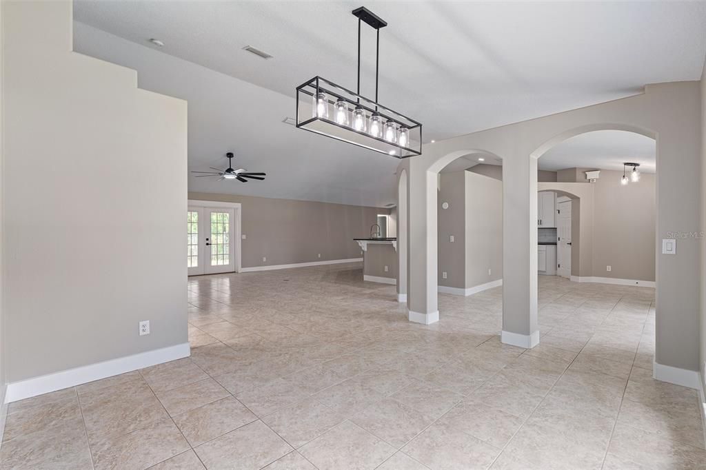 For Sale: $550,000 (5 beds, 3 baths, 3415 Square Feet)