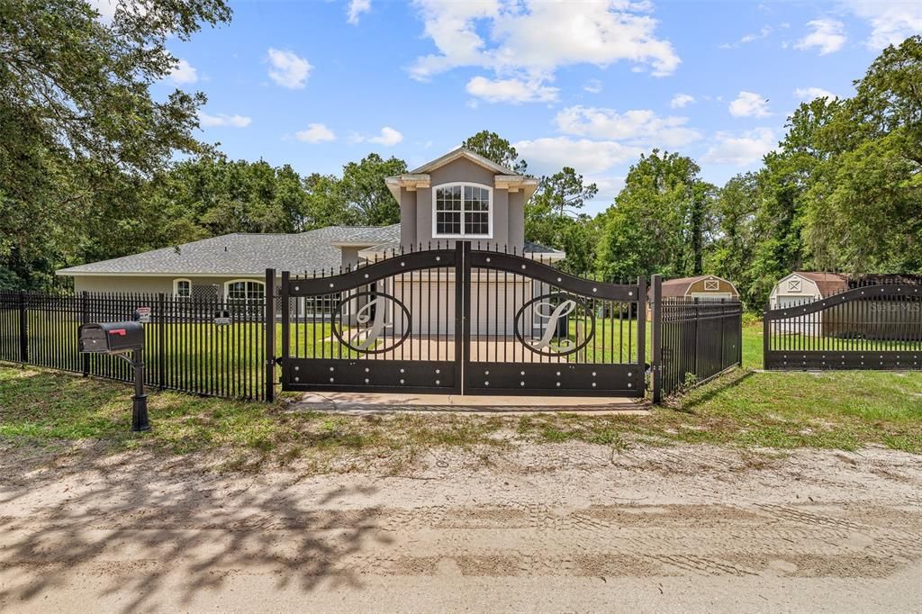 For Sale: $550,000 (5 beds, 3 baths, 3415 Square Feet)