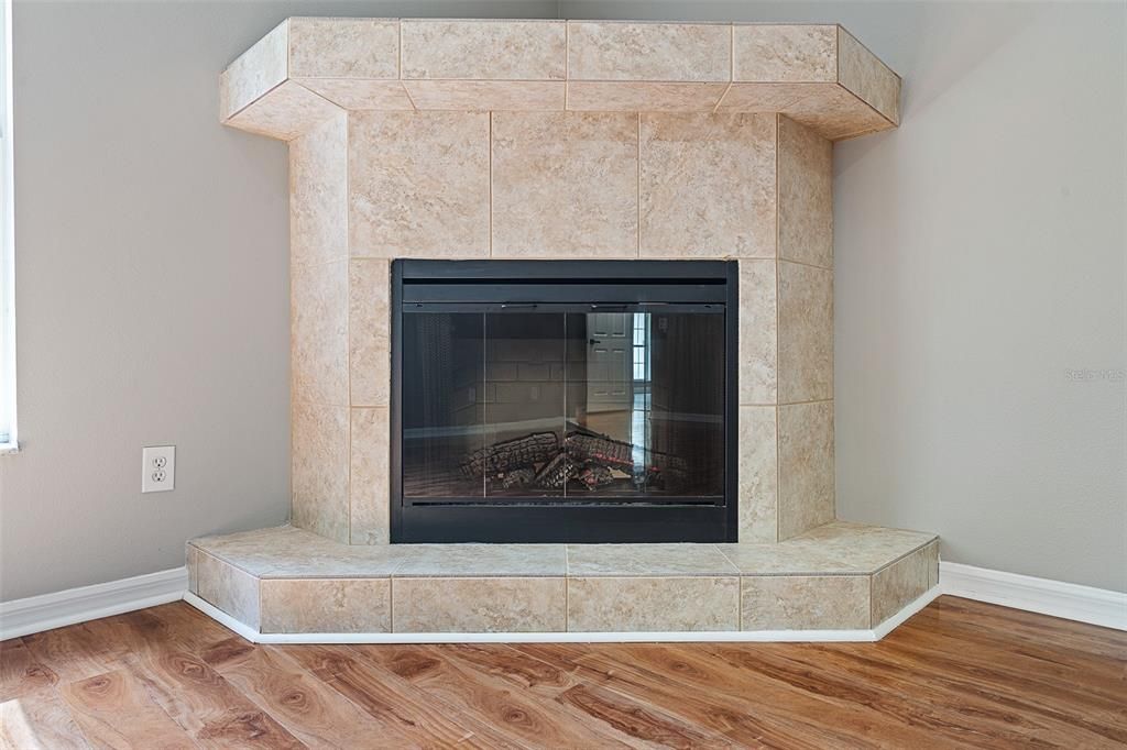 For Sale: $550,000 (5 beds, 3 baths, 3415 Square Feet)