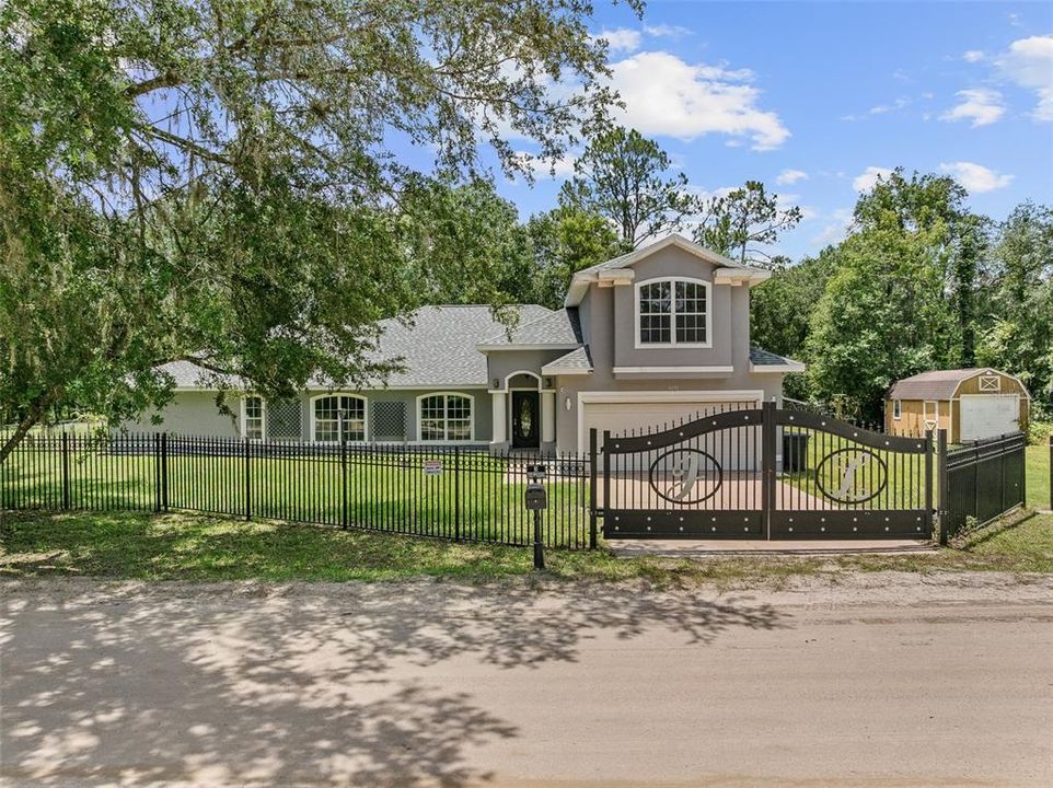 For Sale: $550,000 (5 beds, 3 baths, 3415 Square Feet)