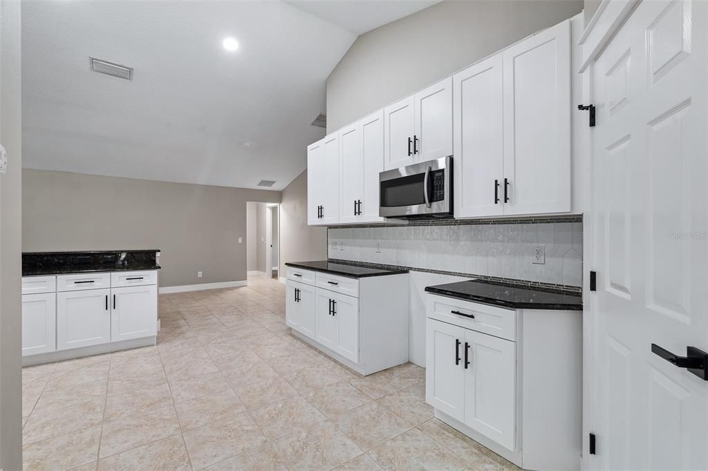 For Sale: $550,000 (5 beds, 3 baths, 3415 Square Feet)