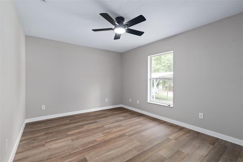 For Sale: $550,000 (5 beds, 3 baths, 3415 Square Feet)