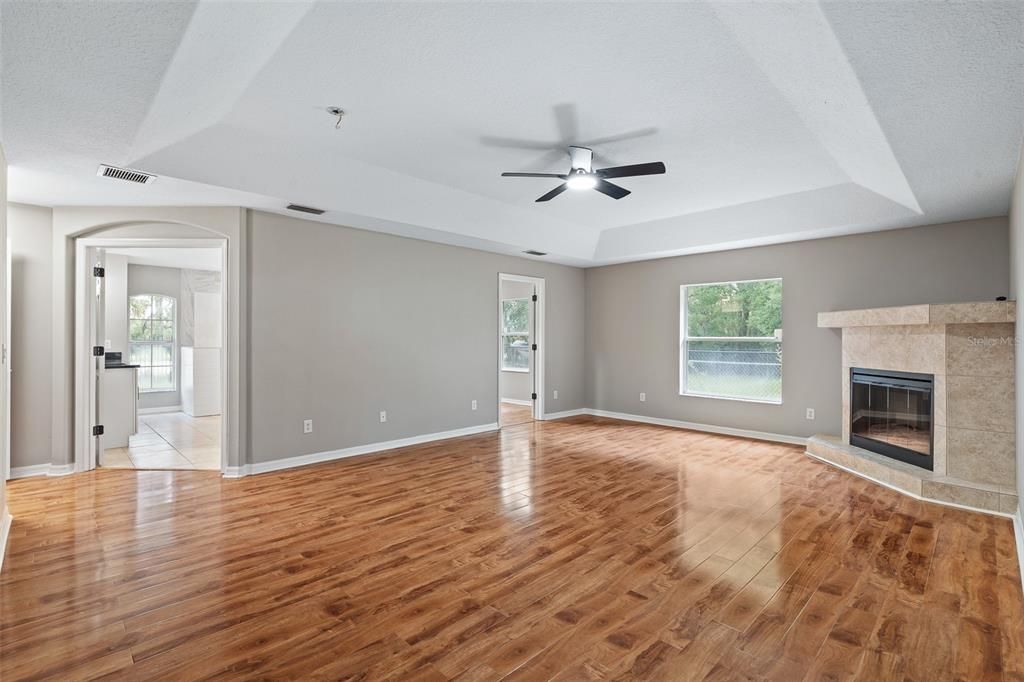 For Sale: $550,000 (5 beds, 3 baths, 3415 Square Feet)