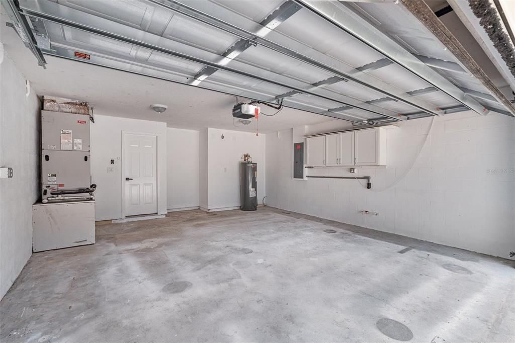 For Sale: $550,000 (5 beds, 3 baths, 3415 Square Feet)