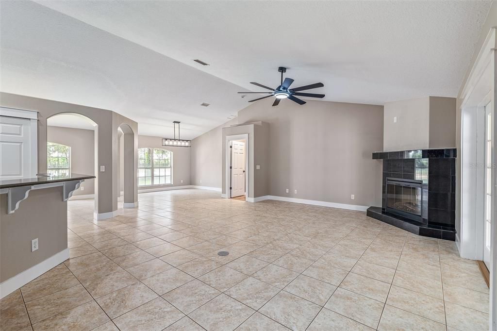 For Sale: $550,000 (5 beds, 3 baths, 3415 Square Feet)