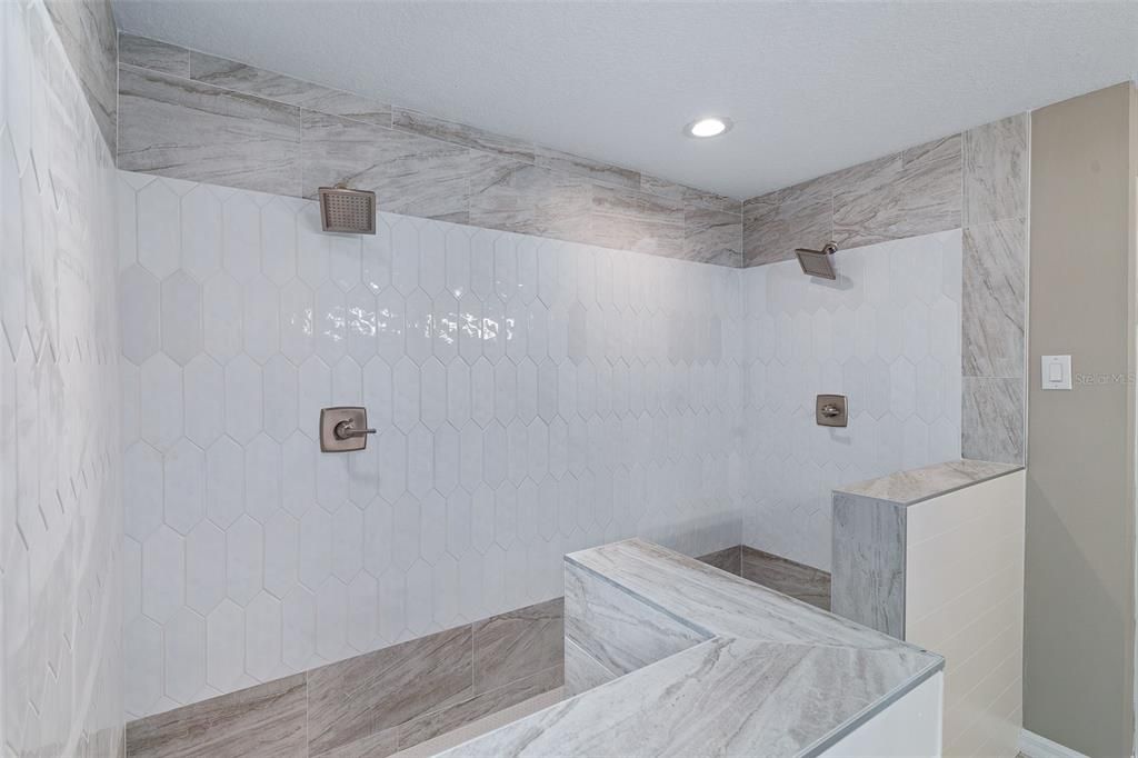 For Sale: $550,000 (5 beds, 3 baths, 3415 Square Feet)