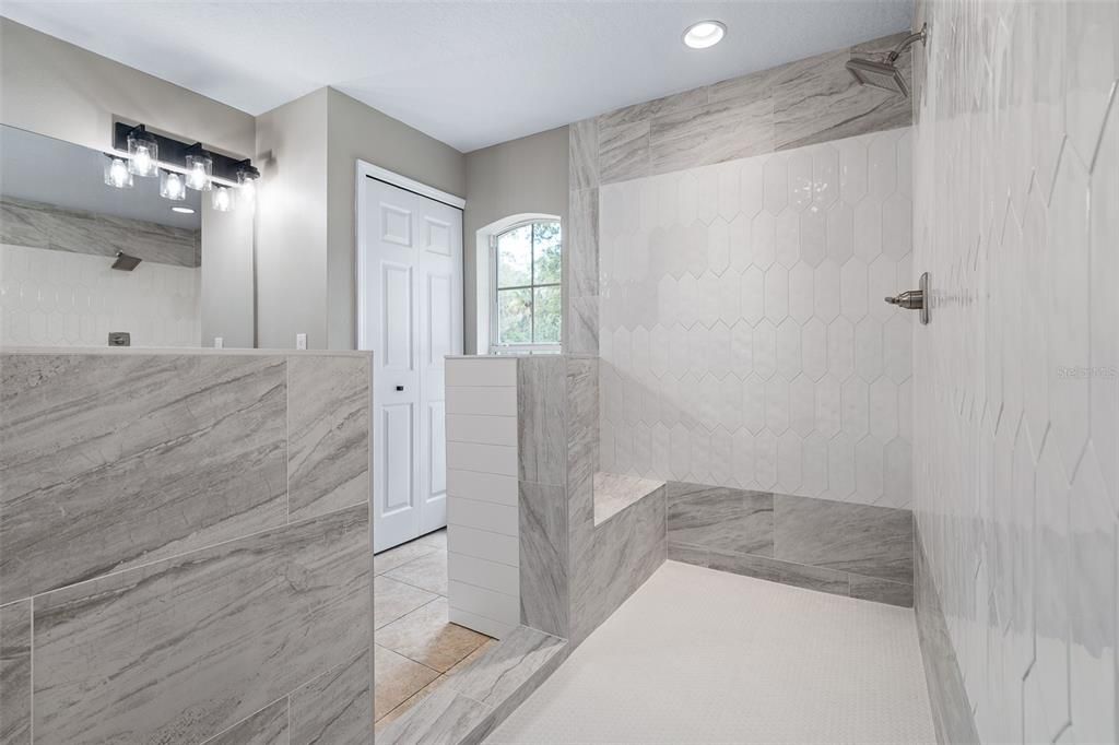 For Sale: $550,000 (5 beds, 3 baths, 3415 Square Feet)