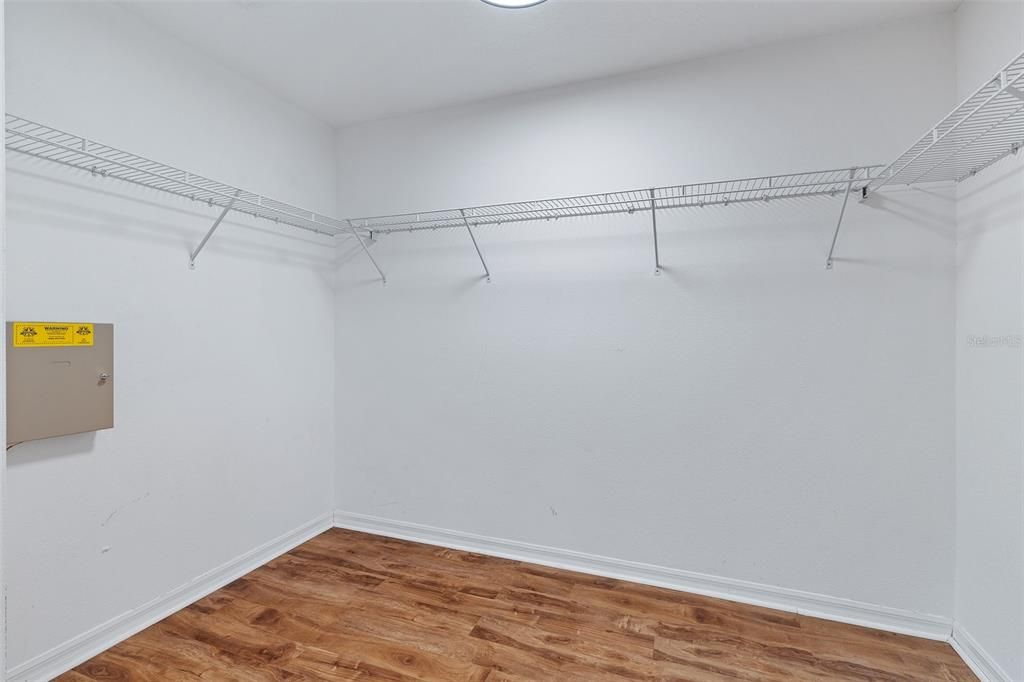 For Sale: $550,000 (5 beds, 3 baths, 3415 Square Feet)