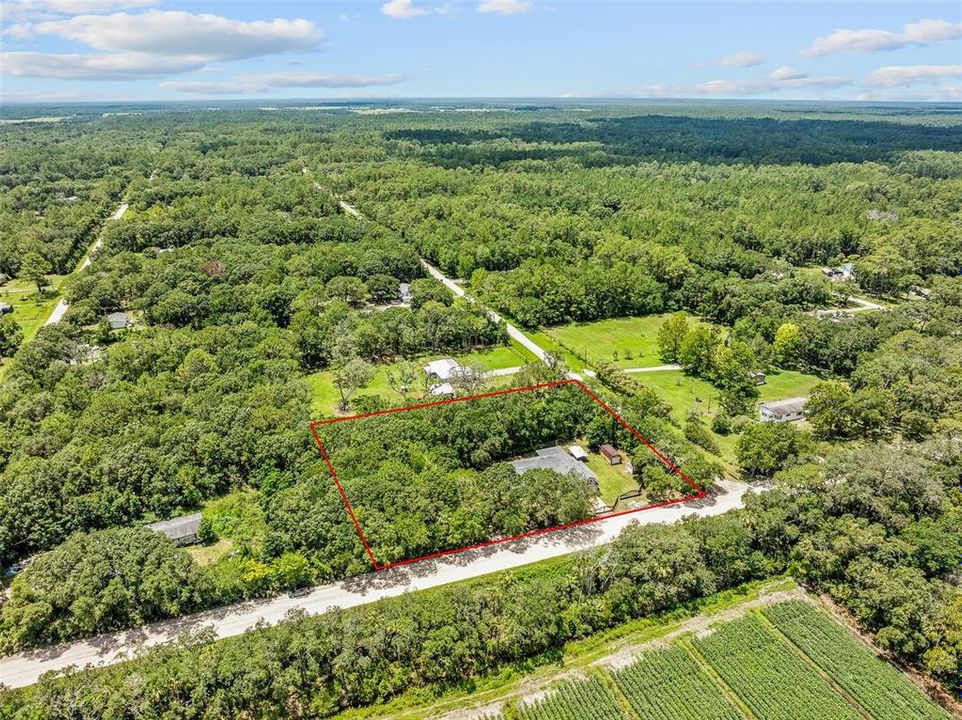 For Sale: $550,000 (5 beds, 3 baths, 3415 Square Feet)